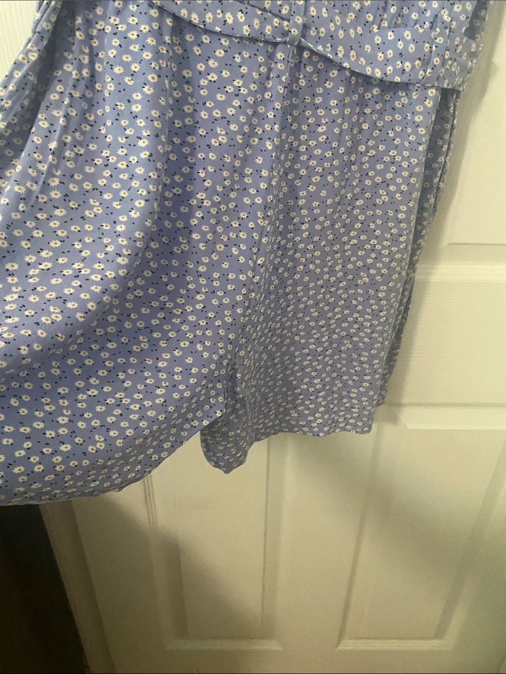 Rails Lavender Floral Button-Front romper shorts M 70% rayon 30 viscose PTP 19.5 - Picture 6 of 7